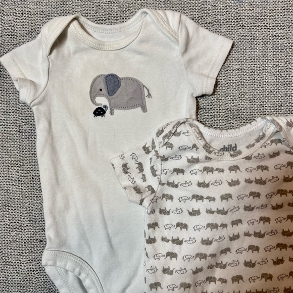 ••Carter’s 4 Piece Outfit - Picture 4 of 4